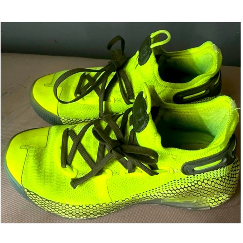 Under Armour Stephen Curry 6 Lime Green 4.5y